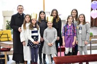 Dramska skupina sa župnikom Ivicom Martićem
